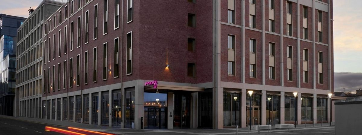 I-Box concrete benches for New Moxy Hotel in Edinburgh I-Box concrete benches for New Moxy Hotel in Edinburgh
